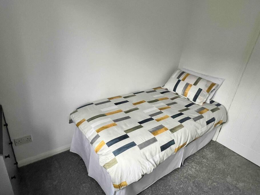 Very Comfy 3 Bed Town House Άστον-αντερ-Λάιν Εξωτερικό φωτογραφία