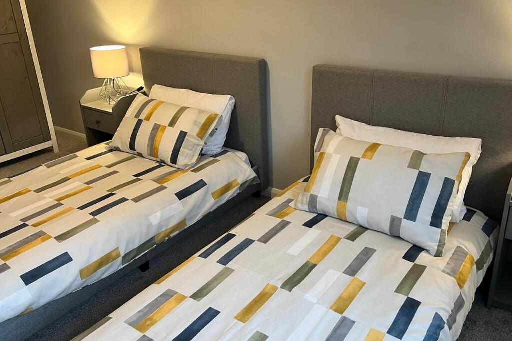 Very Comfy 3 Bed Town House Άστον-αντερ-Λάιν Εξωτερικό φωτογραφία