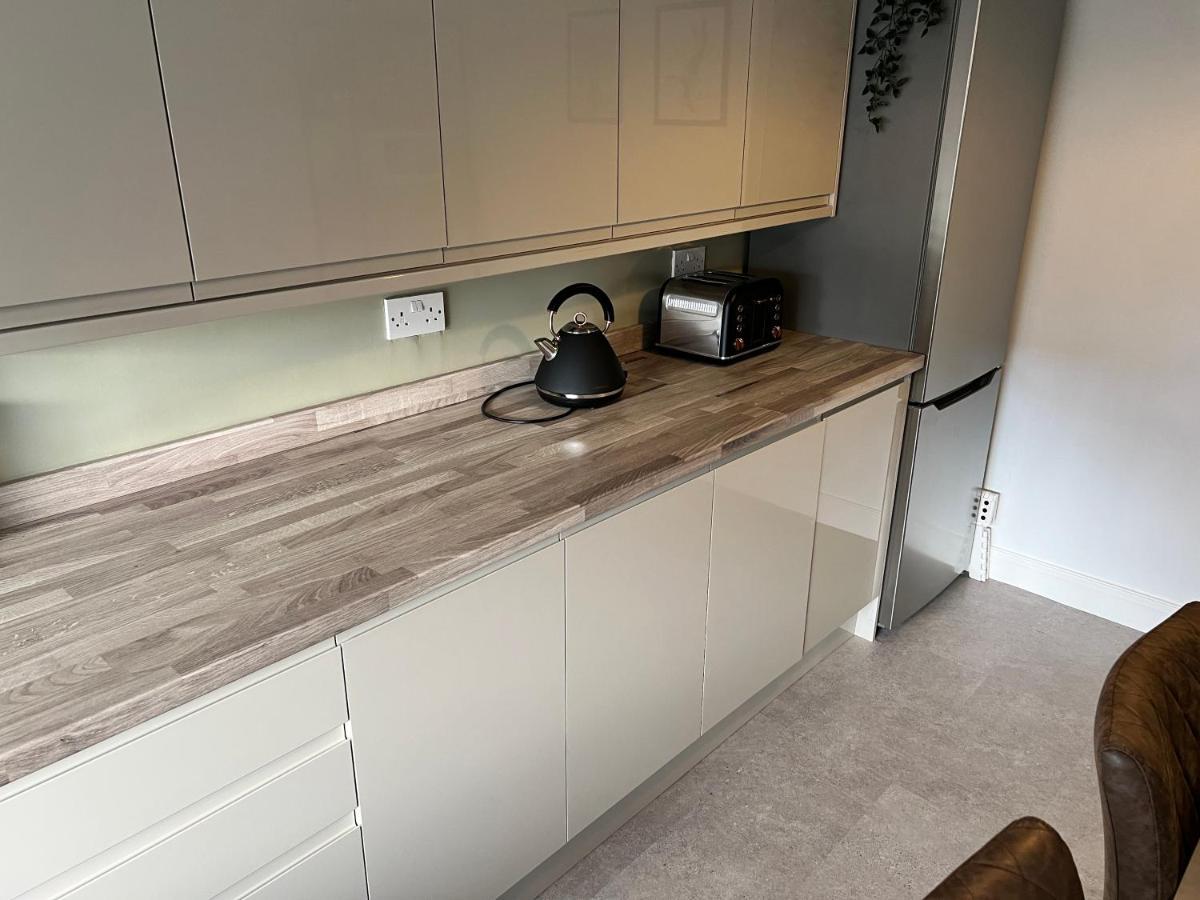 Very Comfy 3 Bed Town House Άστον-αντερ-Λάιν Εξωτερικό φωτογραφία