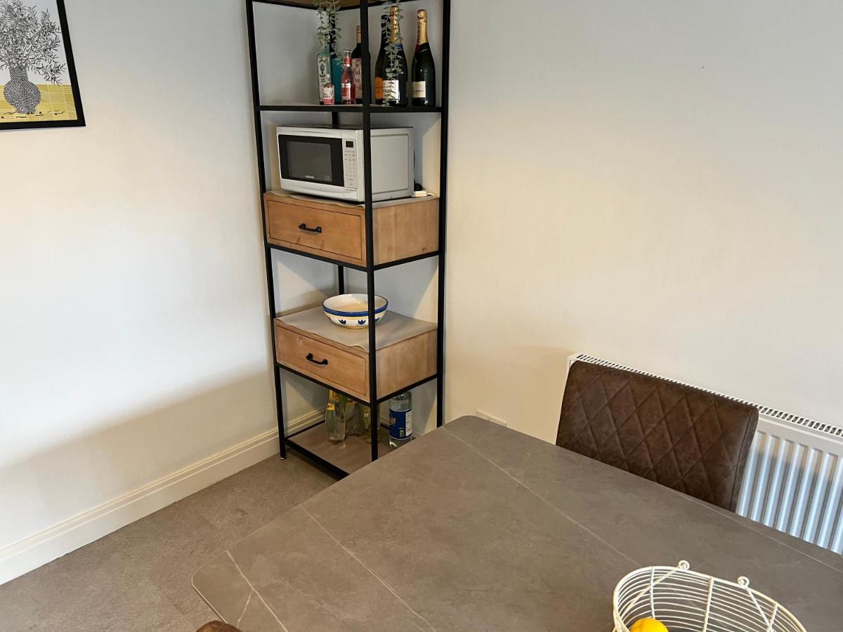 Very Comfy 3 Bed Town House Άστον-αντερ-Λάιν Εξωτερικό φωτογραφία